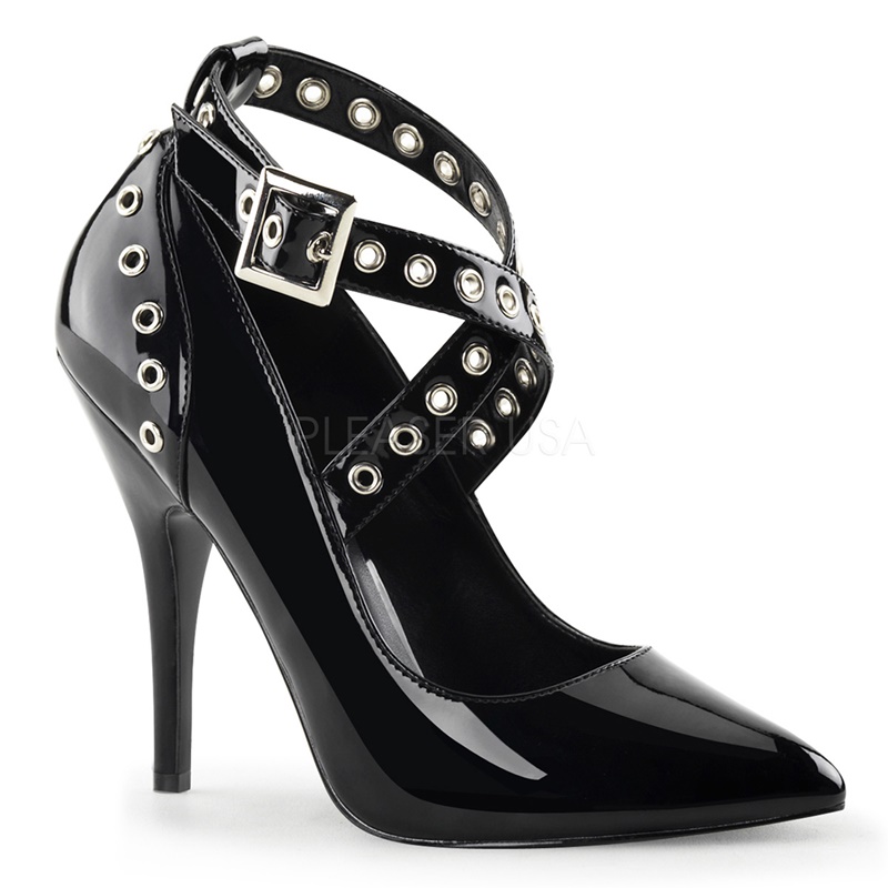 Zwarte lak pumps met kruisbanden en studs | Silhouette