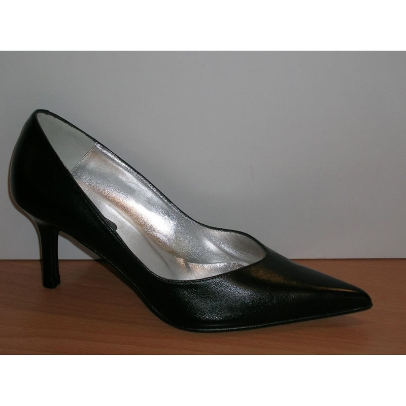 Pump in zwart leer met spitse neus en naaldhak Silhouette Hoge hakken