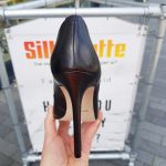 2218-10-220 – echt leren pumps met spitse neus en hoge naaldhak (1)