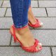 Rode sandalen met naaldhak en smalle bandjes over de voet | Rode sandalen met hak 10cm