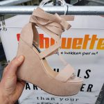 Beige sleehakken met touwtjes | Sleehak sandalen met wikkelbanden