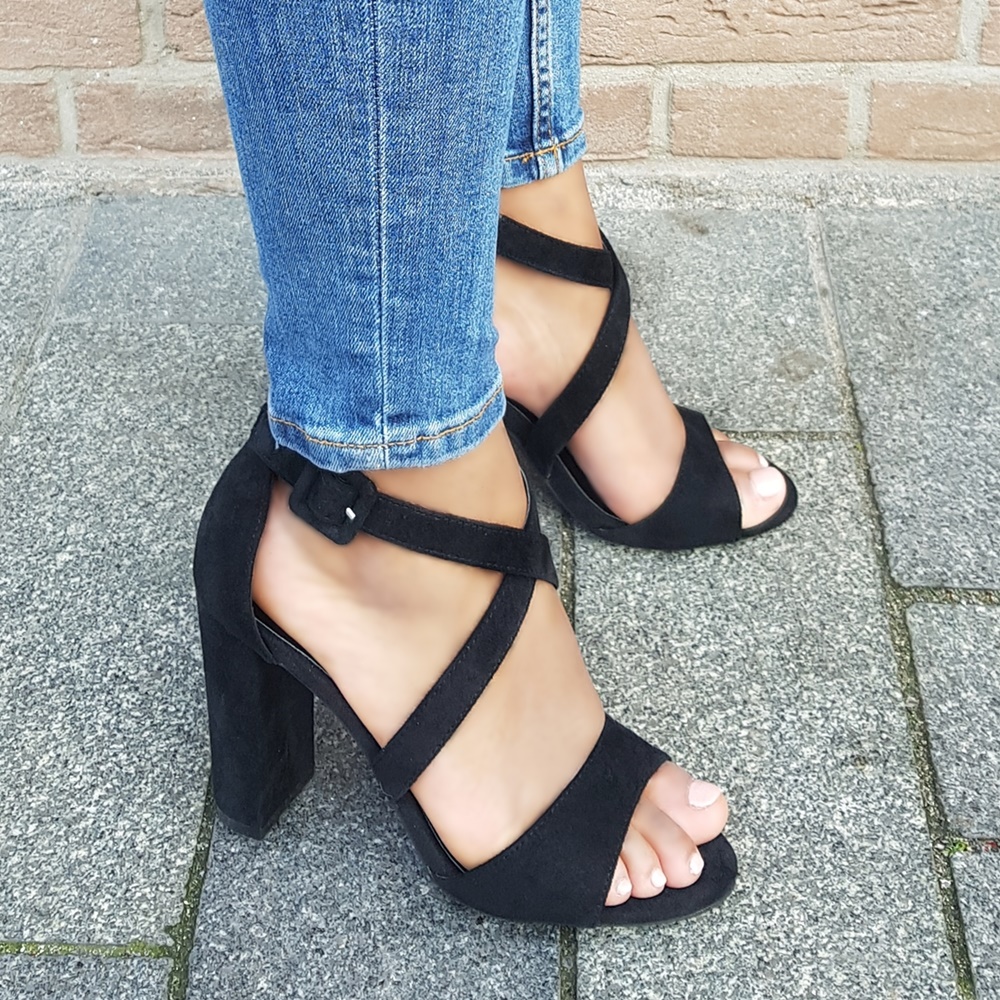 Direct Schuur Wanten Zwarte suede sandalen met hak | Silhouette