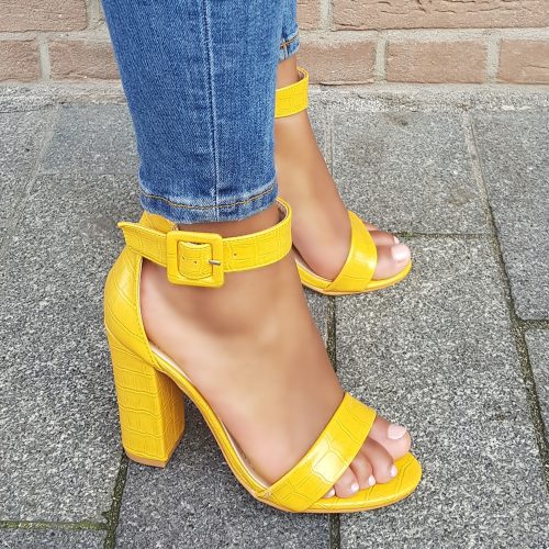 Gele sandalen met hak en croco print | Sandalen met hak en krokoprint in geel