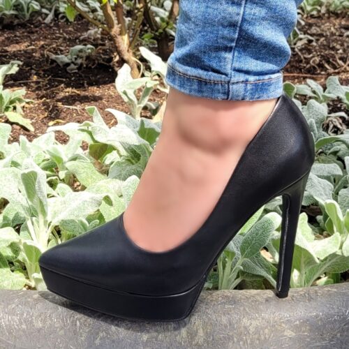 Plateau pumps in zwart met hoge naaldhak | Zwarte plateau hakken