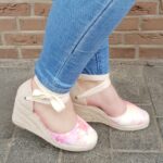2773-64-011 – Tie-dye espadrilles met sleehak in roze oranje geel Espadrilles met tie-dye effect