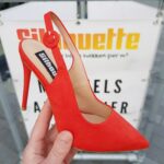 2288-69-003 – Slingback pumps koraal met hoge hak Koraal pumps met hoge hak en open hiel (2)