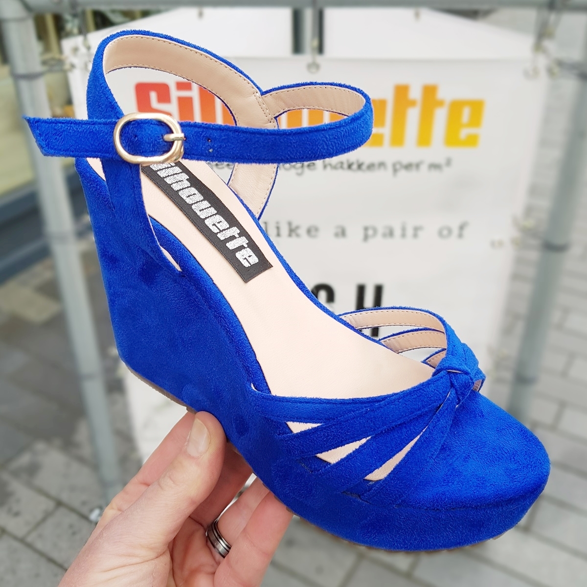 Blauwe sleehak sandalen in kleine maten met smalle bandjes | Sleehakken voor smalle kleine voeten