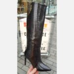 2617-10-038 – Zwarte laarzen met hak en kroko print – Zwarte laarzen met krokoprint en hak (3)