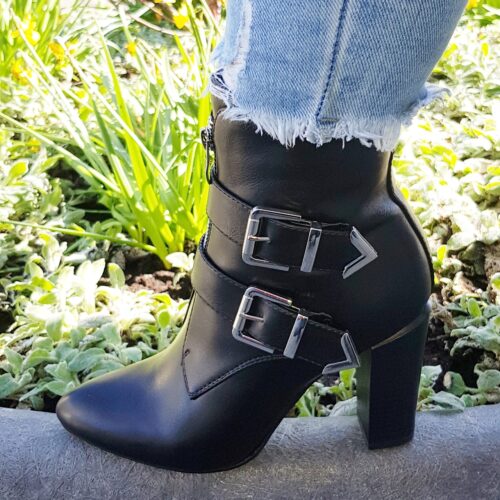 Zwarte korte laarzen met hak en gespen | Enkellaarsjes met gespen in zwart met blokhak