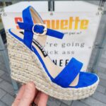 2723-73-005 – Blauwe sandalen met sleehak voor kleine voeten – Kleine maat sleehakken in blauw (2)