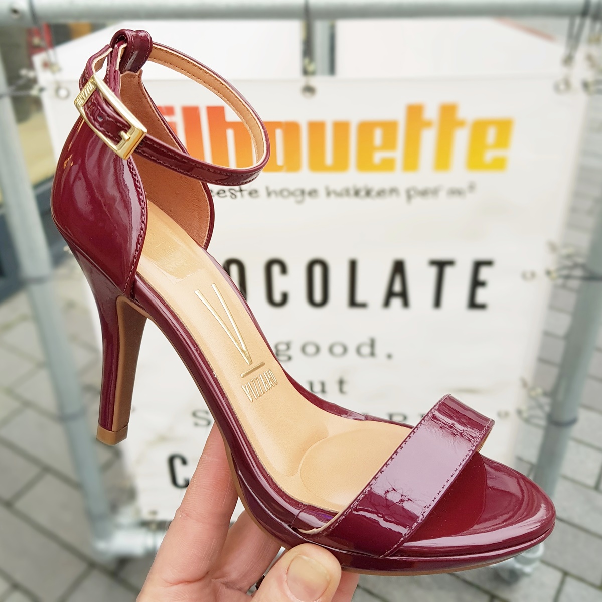 Bordeaux sandaaltjes met hak en enkelbandje | Silhouette