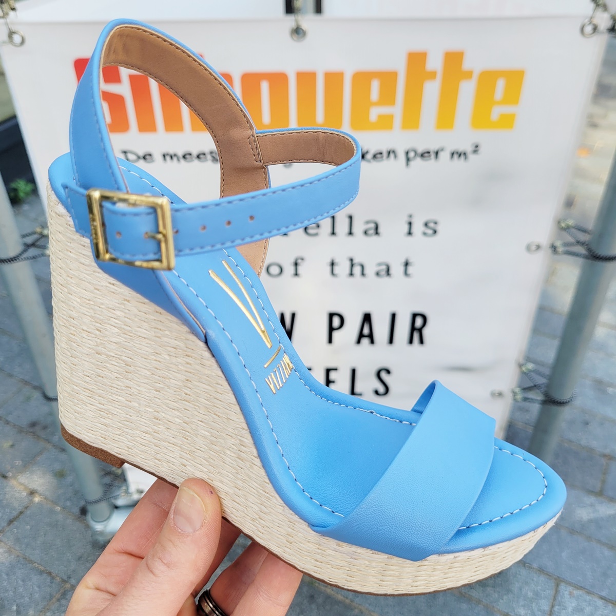 Lichtblauwe sleehakken met zacht voetbed | Blauwe sandalen met sleehak