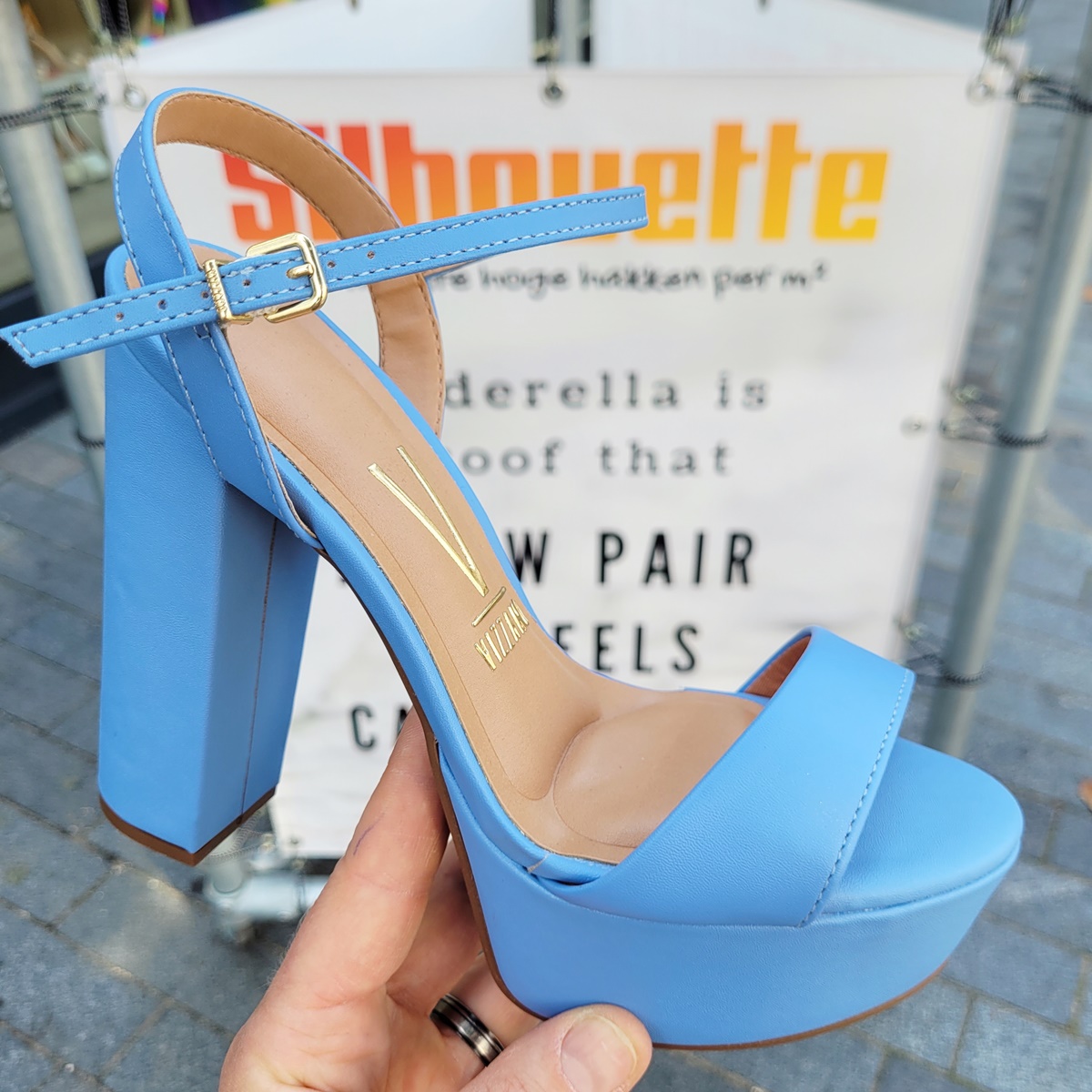 Lichtblauwe sandaal met hoge blokhak | Comfortabele blauwe blokhakken