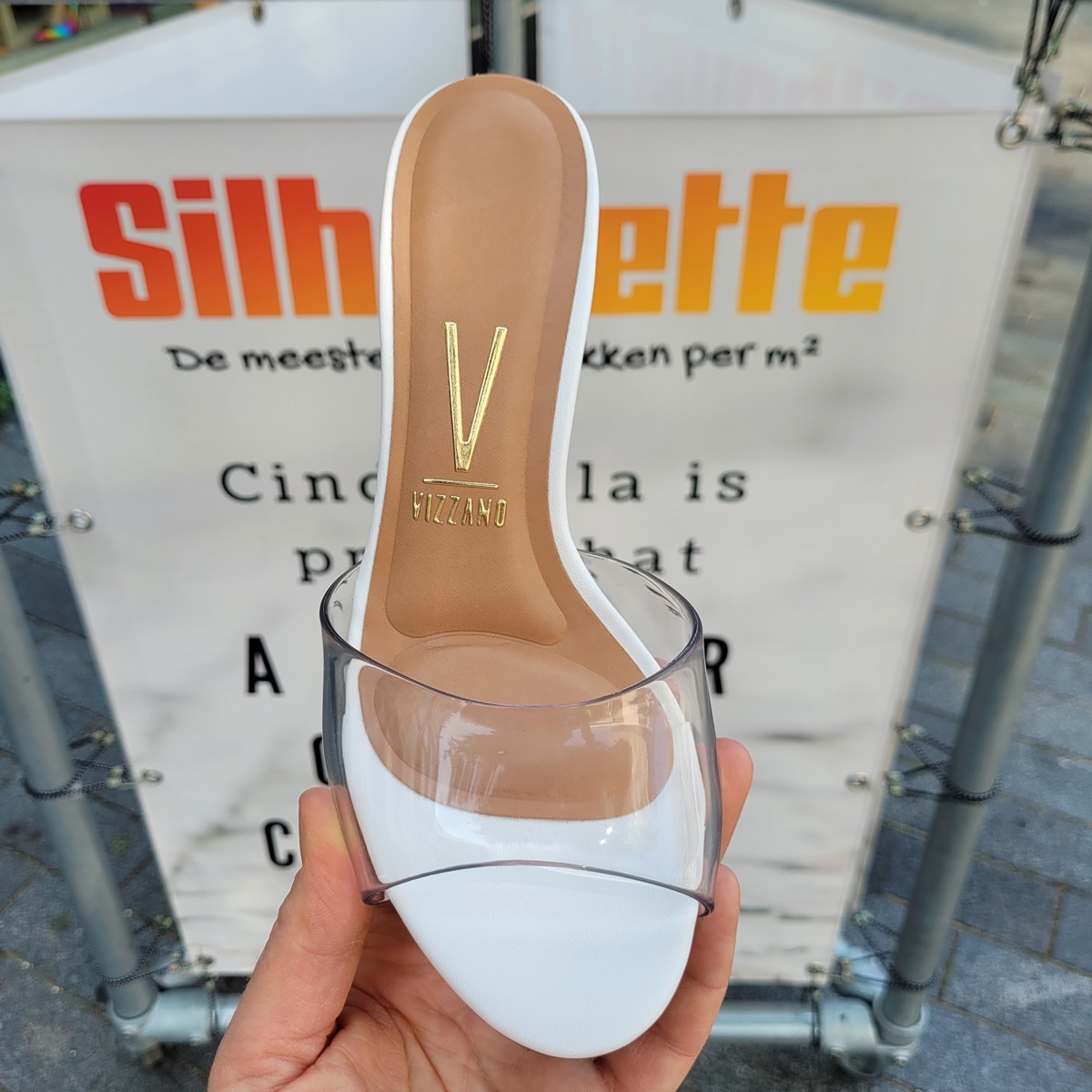 Transparante muiltjes met hak in wit | Doorzichtige slippers met witte hak