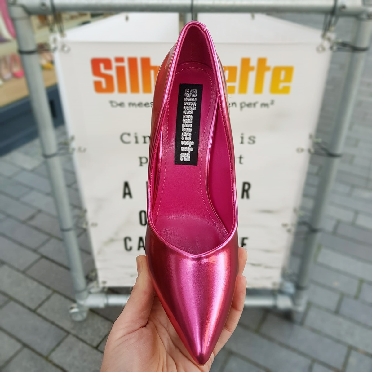 Fuchsia metallic pumps met knik in de hak | Pumps met hoge hak in roze metallic