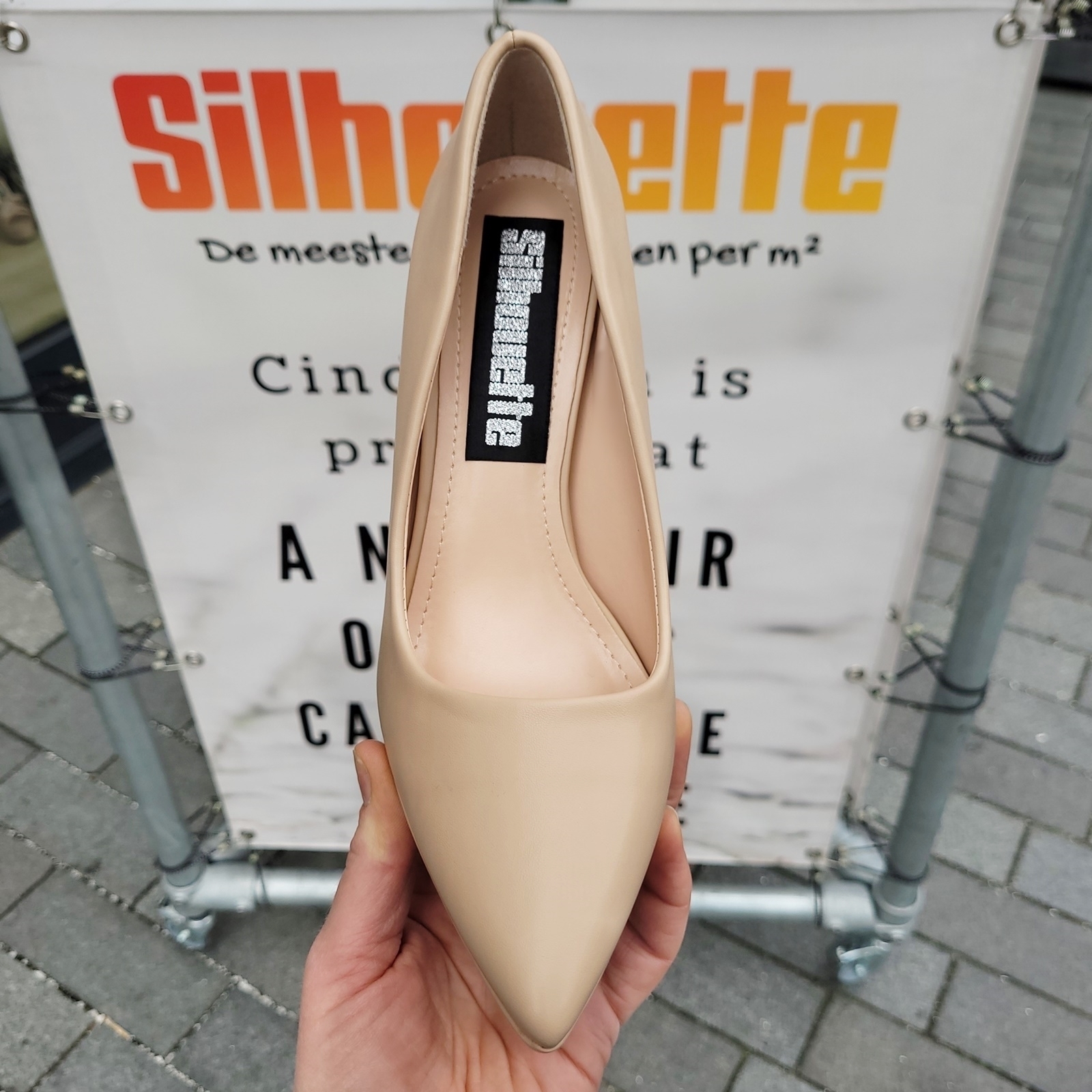 Beige hoge hakken met klein plateautje | Beige pumps met hoge hak
