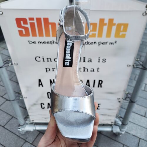 Zilveren open schoenen met vierkante neus | Zilveren sandalen met rechte neus