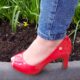 Rode pumps met open teen en lage hak | Rode peeptoe pumps met lage hak