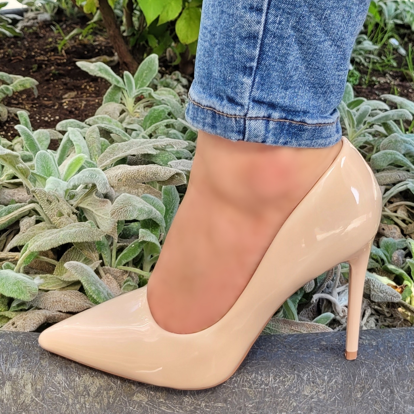 Beige hoge hakken met puntige neus in lak | Silhouette