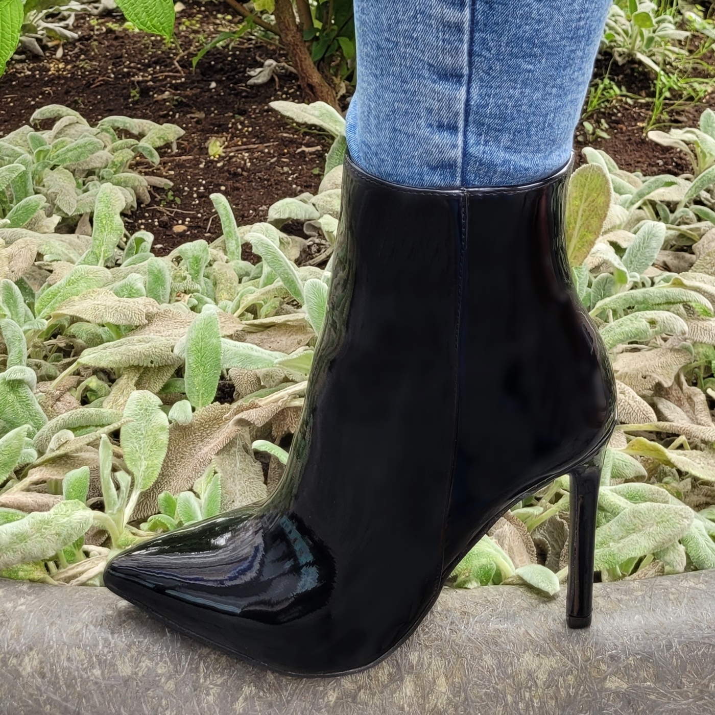 Zwarte enkellaars met hoge hak in lak Silhouette Rotterdam