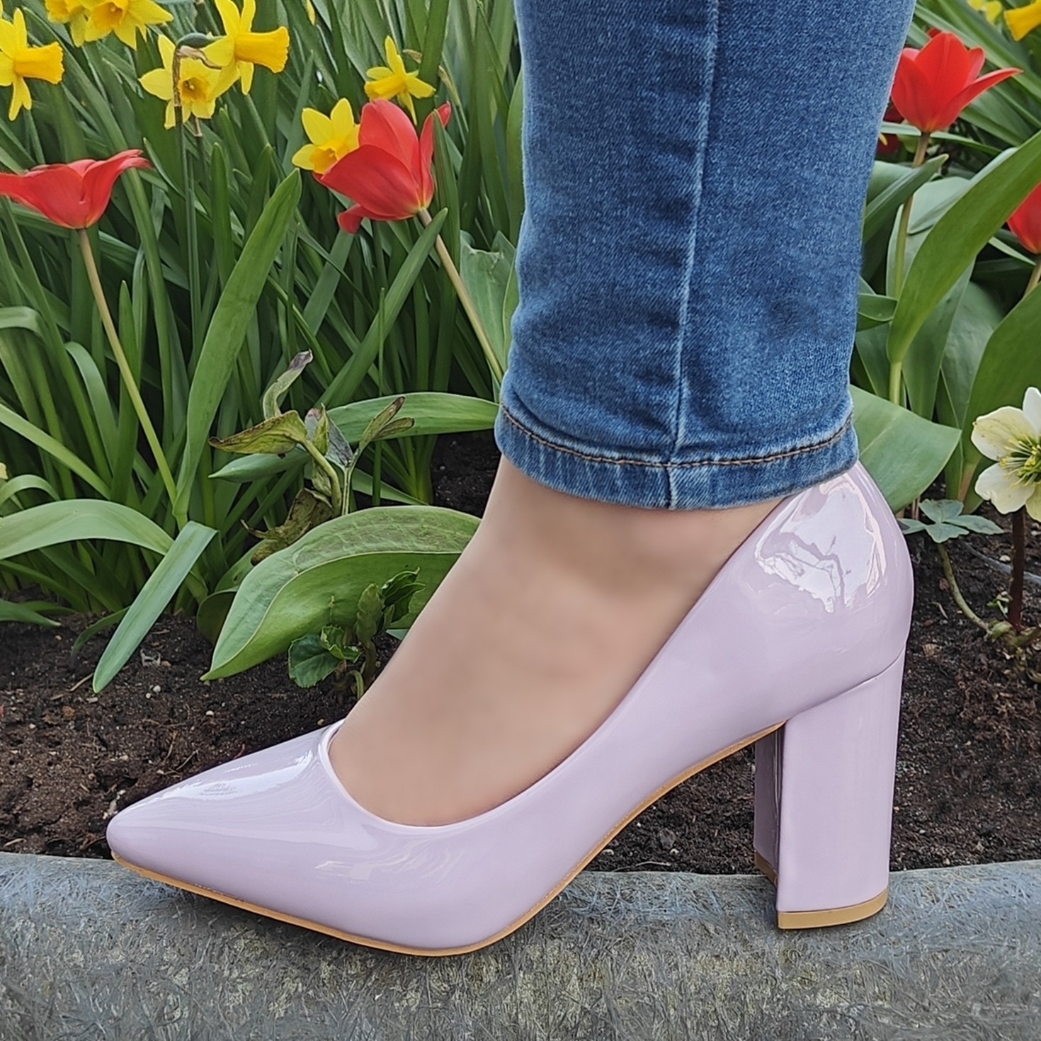 Beige pumps met ronde neus en hoge hak | Vizzano