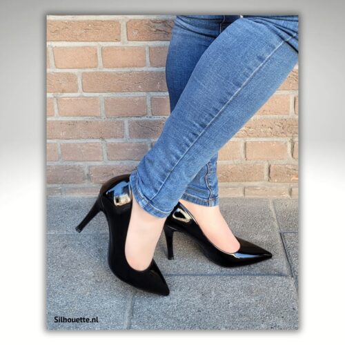 Zwarte lak pumps met bredere naaldhak | Zwarte lakpumps met hak van 9 cm
