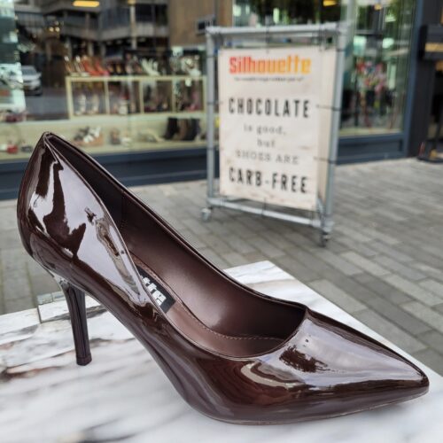 Chocoladebruine pump hakken