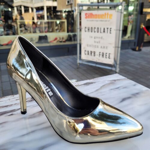Gouden metallic pumps met hak | Gouden dichte pumps met hak voor smalle voeten