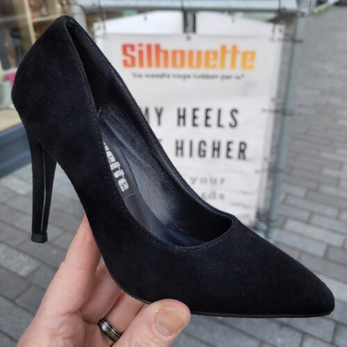 Zwarte suede pumps in kleine maat met 9 cm hak | Zwarte suede hakken voor kleine voeten