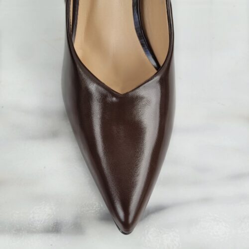 Chocoladebruine pumps met 10 cm hak | Donkerbruine pumps met v-uitsnijding en hoge hak