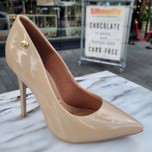 Vizzano beige lak pumps met 10 cm hoge naaldhak | Beige lakpumps met 10 cm hak
