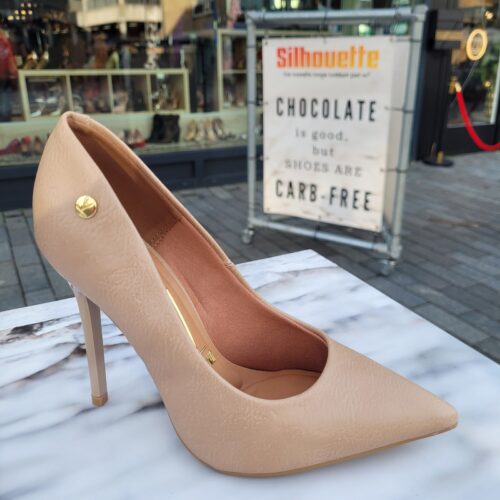 Hoge vizzano hakken in naturel lederlook | Naturelkleurige pumps met hoge naaldhak