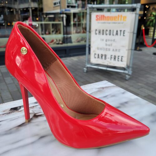 Vizzano rode lak pumps met 10 cm naaldhak | Knalrode lakpumps met 10 cm hak