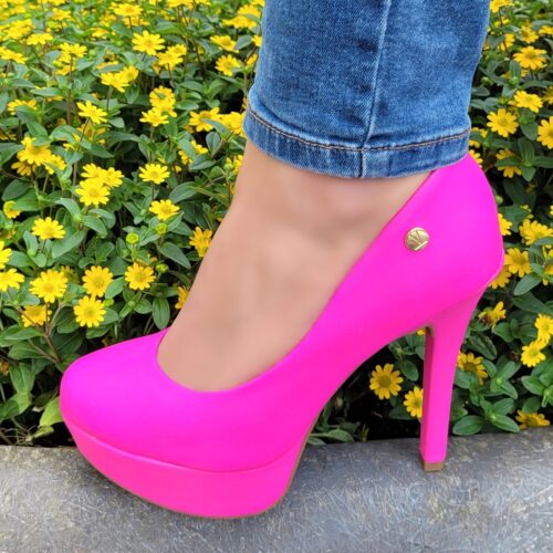 Neon roze pumps met ronde neus en hoge hak | Fluor roze pumps met plateau