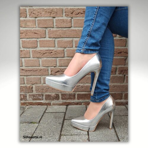 Plateau pumps in zilver met hoge naaldhak | Zilveren plateau hakken