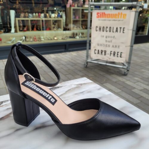 Zwarte hakken met bandje en blokhak | Zwarte pumps met blokhakken en bandje