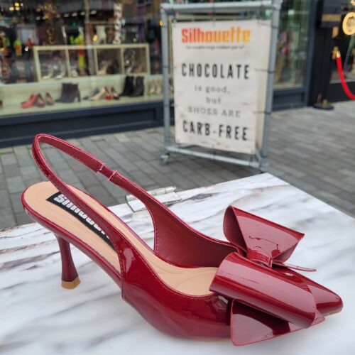 Wijnrode slingback pumps met hak | Silhouette