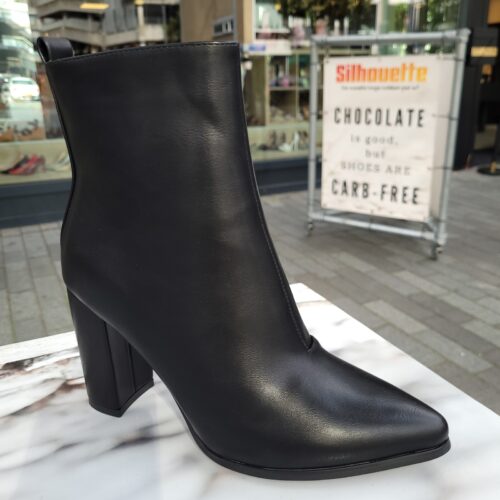 Enkellaarsjes blokhak