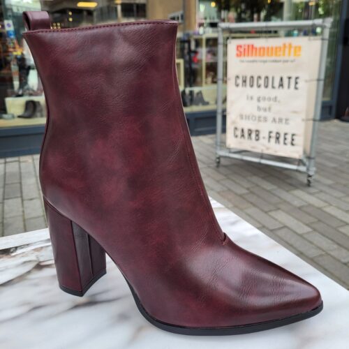 Bordeauxrode korte laarsjes met brede hak | Wijnrode laarsjes met blokhak