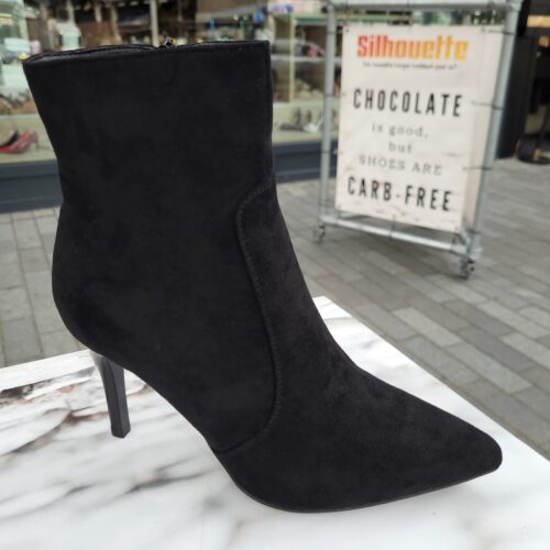 Zwarte korte laarzen met hak in suedelook | Zwarte korte laarsjes met naaldhak