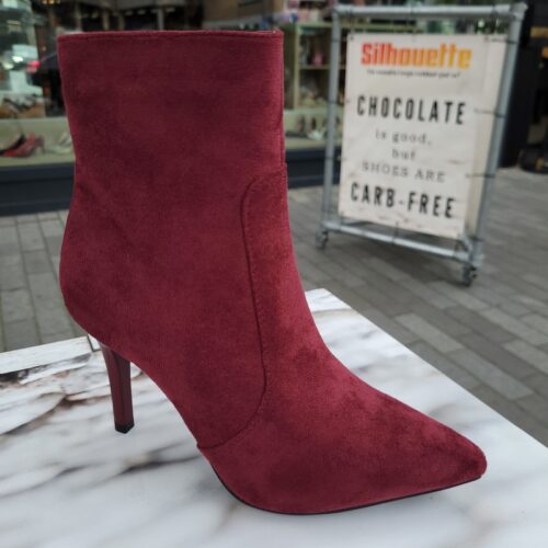 Bordeauxrode korte laarsjes met hak | Wijnrode korte laarzen met naaldhak