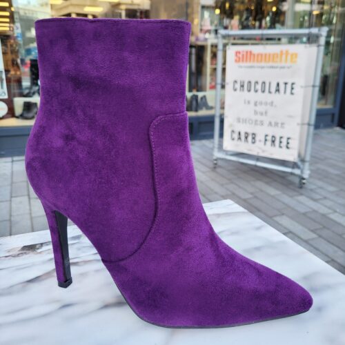 Paarse enkellaarzen met naaldhak | Korte paarse laarsjes met naaldhak