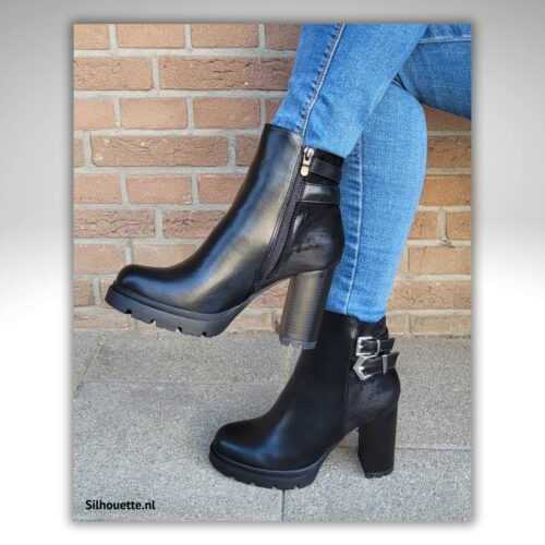 Korte zwarte laarzen met ronde neus en stevige hak | Zwarte enkelboots met blokhak