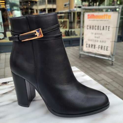 Korte zwarte dameslaarzen met blokhak | Zwarte lederlook enkellaarsjes met blokhak en ronde neus