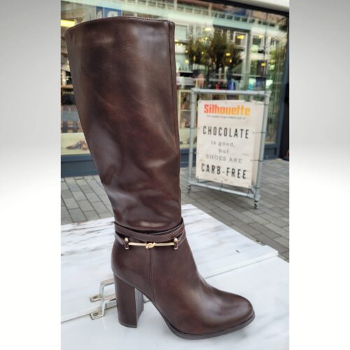 Hoge bruine dameslaarzen met blokhak | Bruine hoge laarzen met blokhak en ronde neus