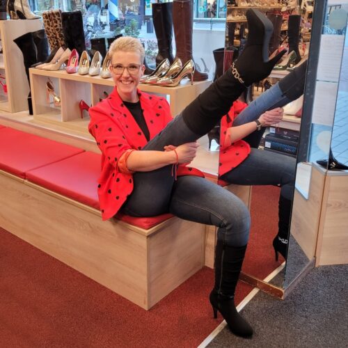 Zwarte hoge laarzen met naaldhak en ronde neus | Silhouette Schoenen