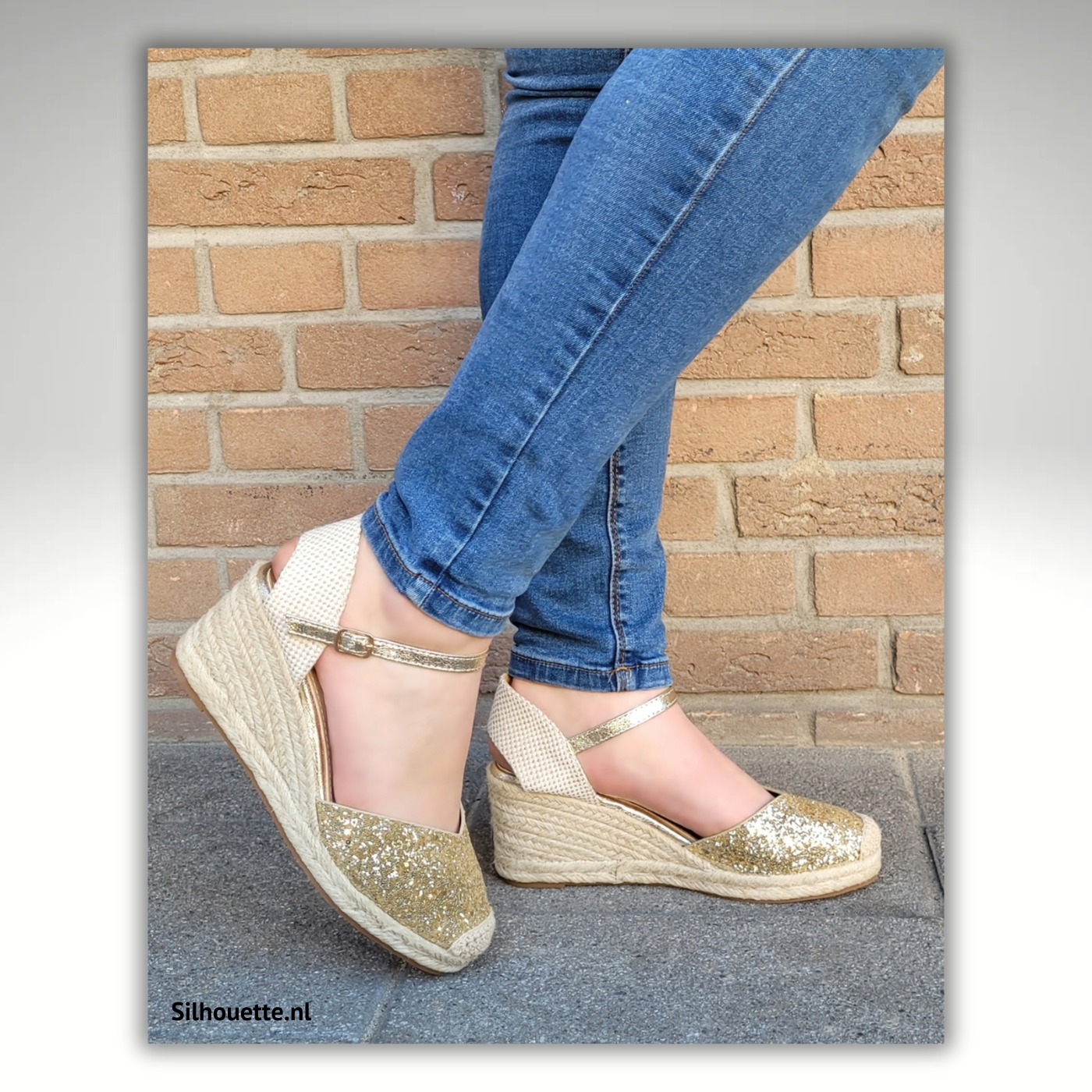Gouden sleehakken met glitters en dichte teen | Gouden glitter espadrilles