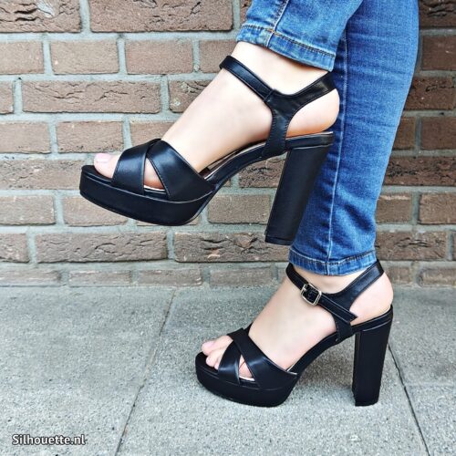 2725-10-061 - Zwarte open hakken met bandjes