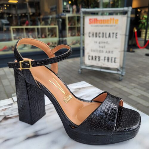 Zwarte open blokhakken met krokoprint | Zwarte Vizzano sandalen met blokhak en krokoprint