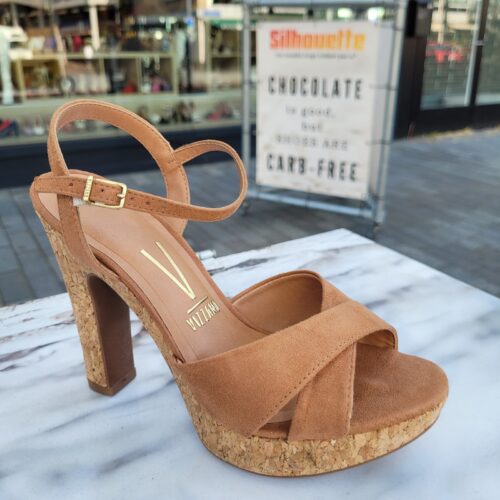 Bruine sandalen met hak en kurkzool | Sandalen met kurkzool en hak in cognac